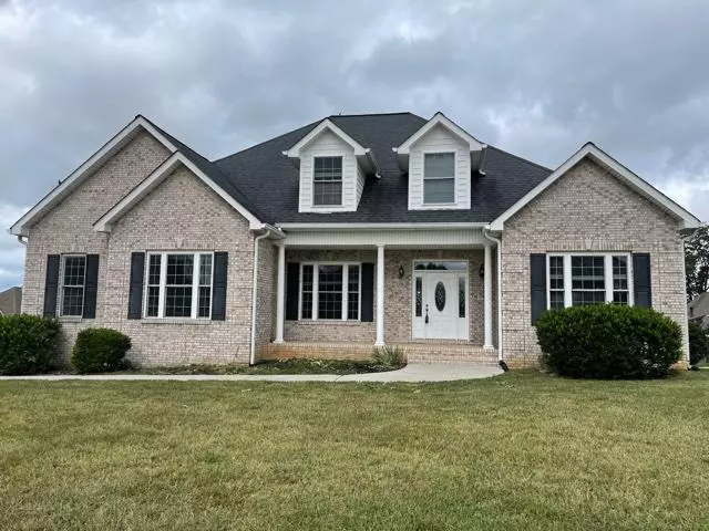 170 Britts DR, Lenoir City, TN 37772