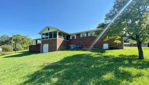 Harriman, TN 37748,122 Woodland DR