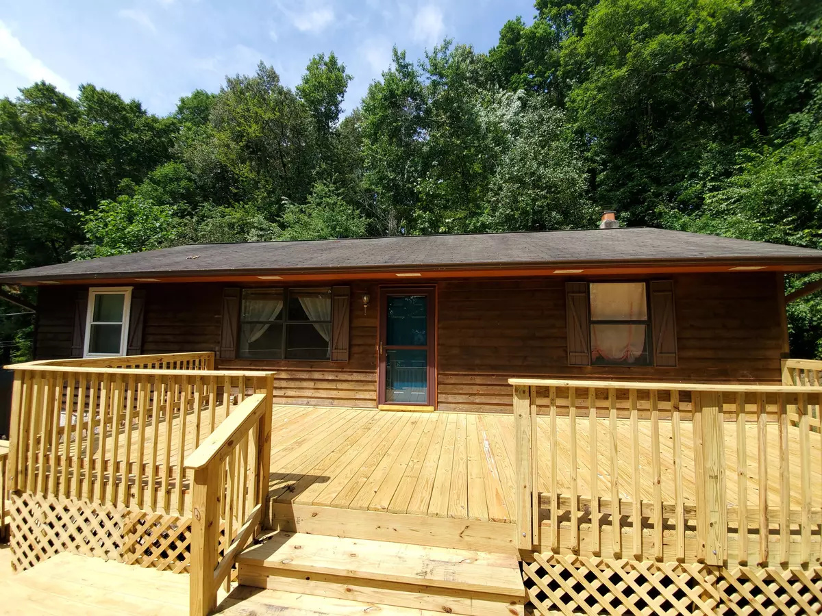 Clinton, TN 37716,131 Indian Hills Cir