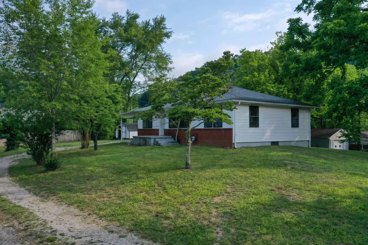 Caryville, TN 37714,136 Massey LN