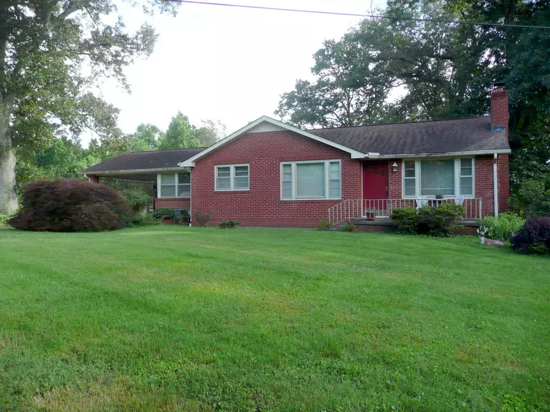 1991 Cusick CIR, Lenoir City, TN 37772