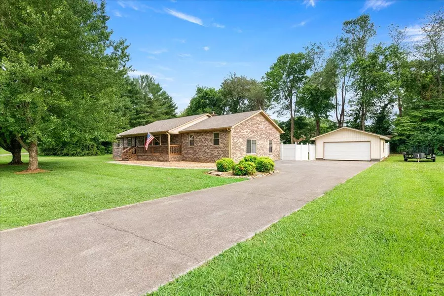 1821 Maggie St, Maryville, TN 37803