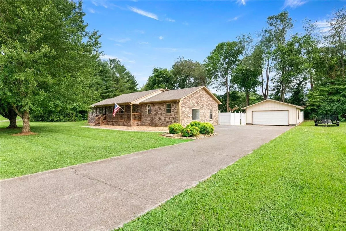 Maryville, TN 37803,1821 Maggie St