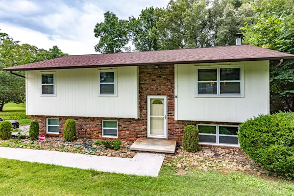 2316 Juniper DR, Knoxville, TN 37912