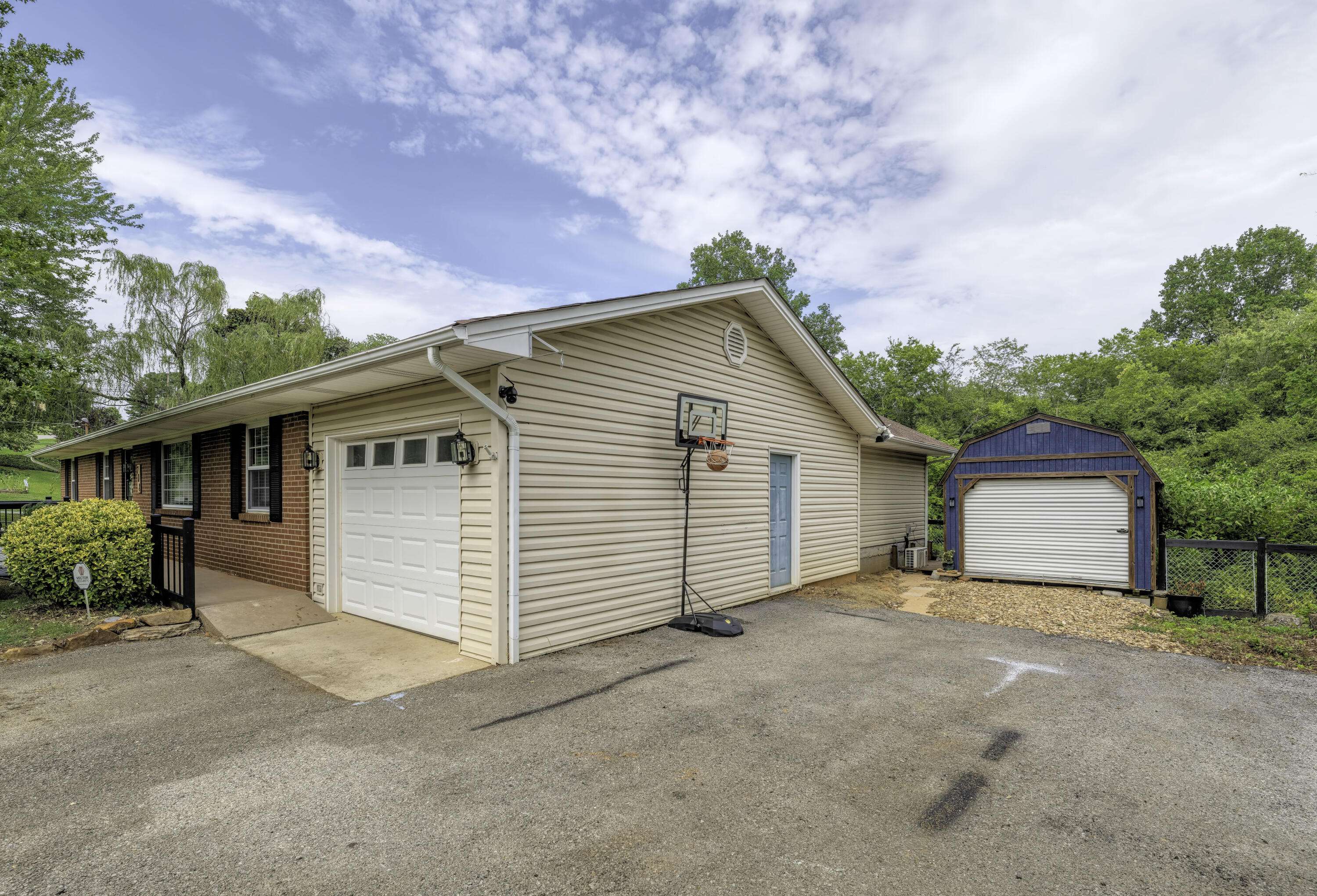 Knoxville, TN 37922,708 Elkmont Rd