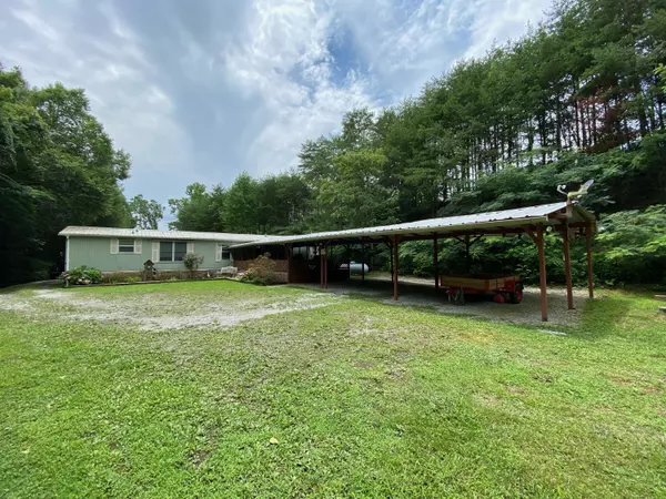 Jacksboro, TN 37757,995 River Rd