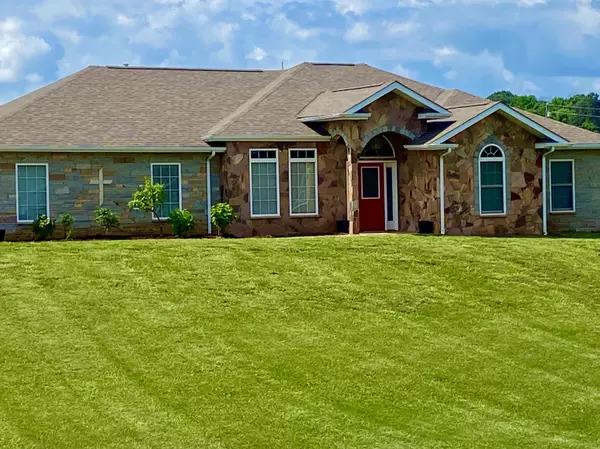 325 Oak Vista DR, Dandridge, TN 37725