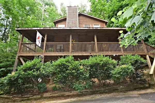 2061 Luzerne DR, Gatlinburg, TN 37738