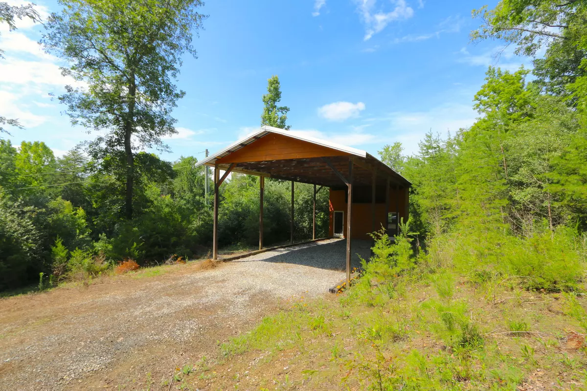 Tellico Plains, TN 37385,225 Shaddon Rd