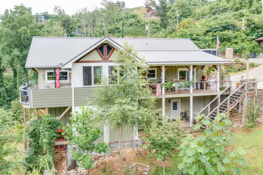 723 Deerfoot DR, Gatlinburg, TN 37738