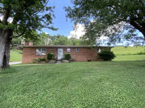 1360 Chumley Rd, New Tazewell, TN 37825