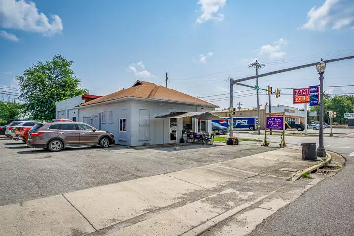 Monterey, TN 38574,124 Commercial Ave