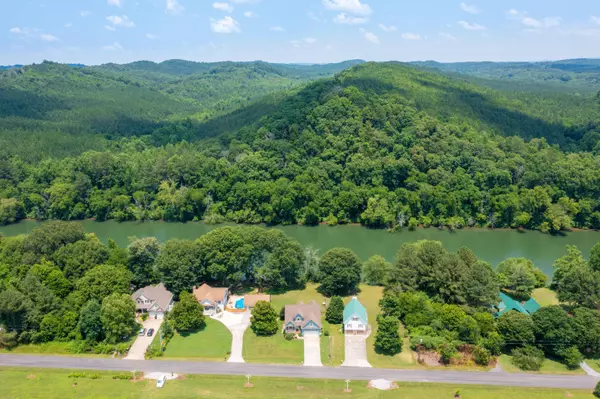 235 Riverbend Tr, Charleston, TN 37310