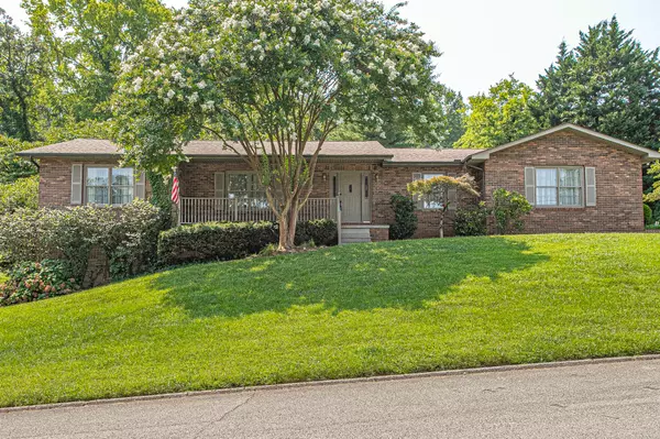 224 Crowfield Rd, Knoxville, TN 37922