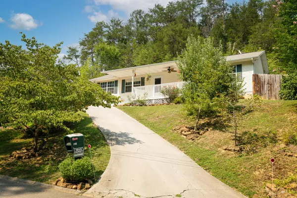 918 Hill Hollow DR, Sevierville, TN 37876