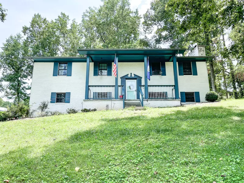 3332 Gumstand DR, Powell, TN 37849