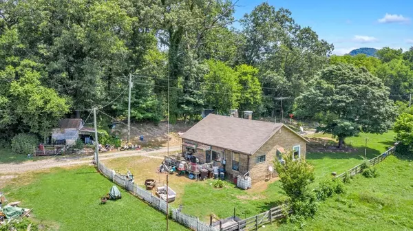 175 Camp Road, Sweetwater, TN 37874