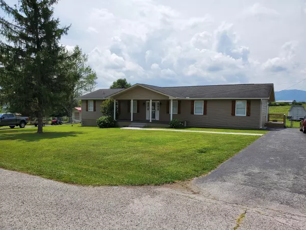 266 Cherry LN, Jacksboro, TN 37757