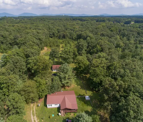 454 Critter Creek Rd, Crossville, TN 38572