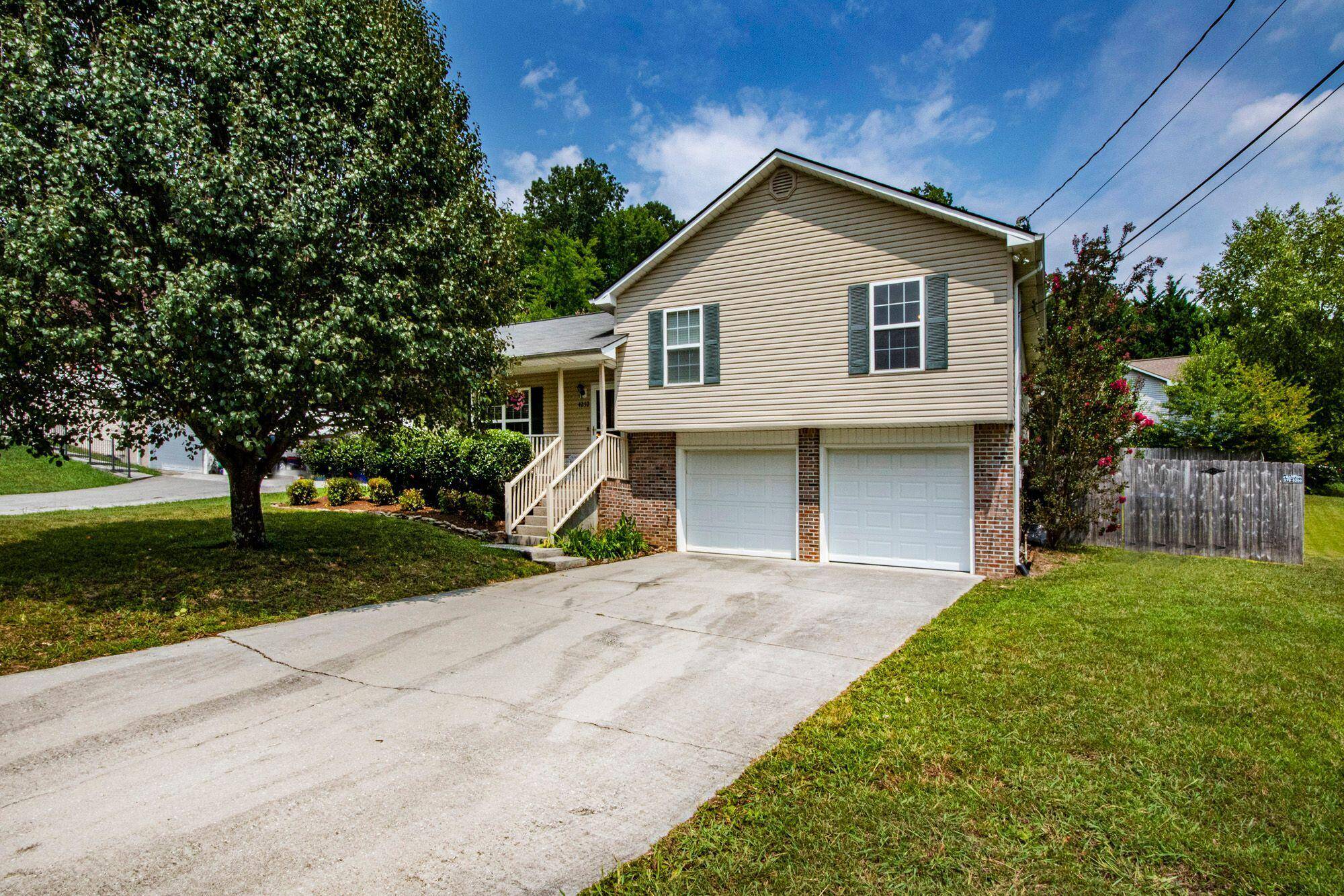 4252 Saint Lucia LN,  Knoxville,  TN 37921