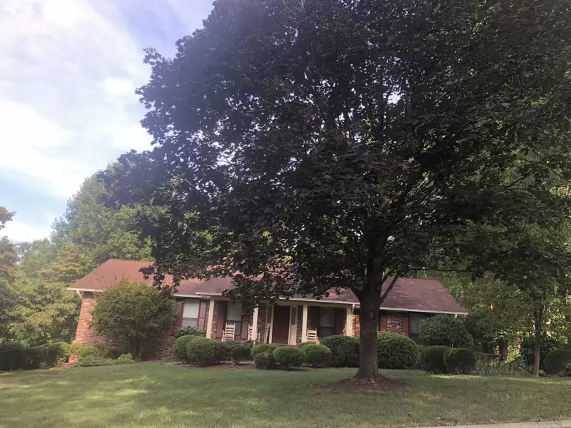 131 Clemson DR, Oak Ridge, TN 37830