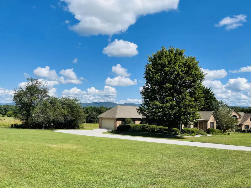 305 Meredith CT, Maryville, TN 37803