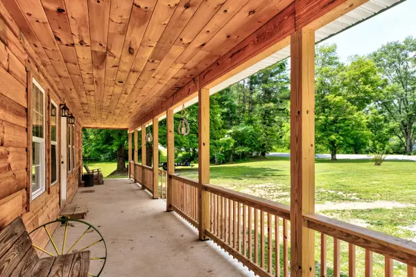 Oneida, TN 37841,310 Poplar LN