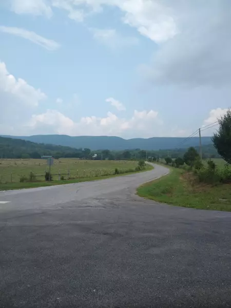 Upper East Valley Rd, Pikeville, TN 37367