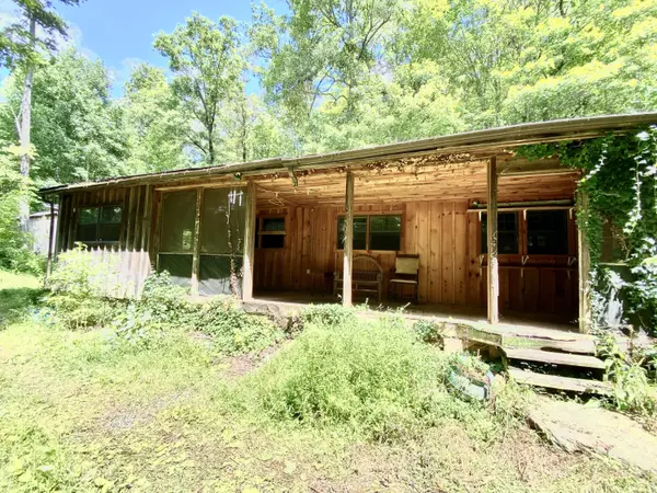 232 Massingale Rd, Tellico Plains, TN 37385