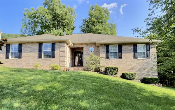 8018 Chestnut Hill LN, Knoxville, TN 37924