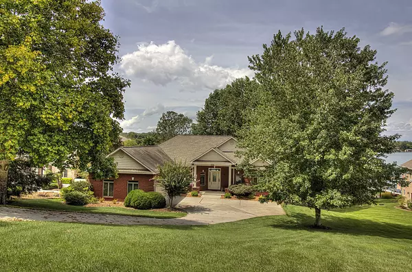 323 Okmulgee CIR, Loudon, TN 37774