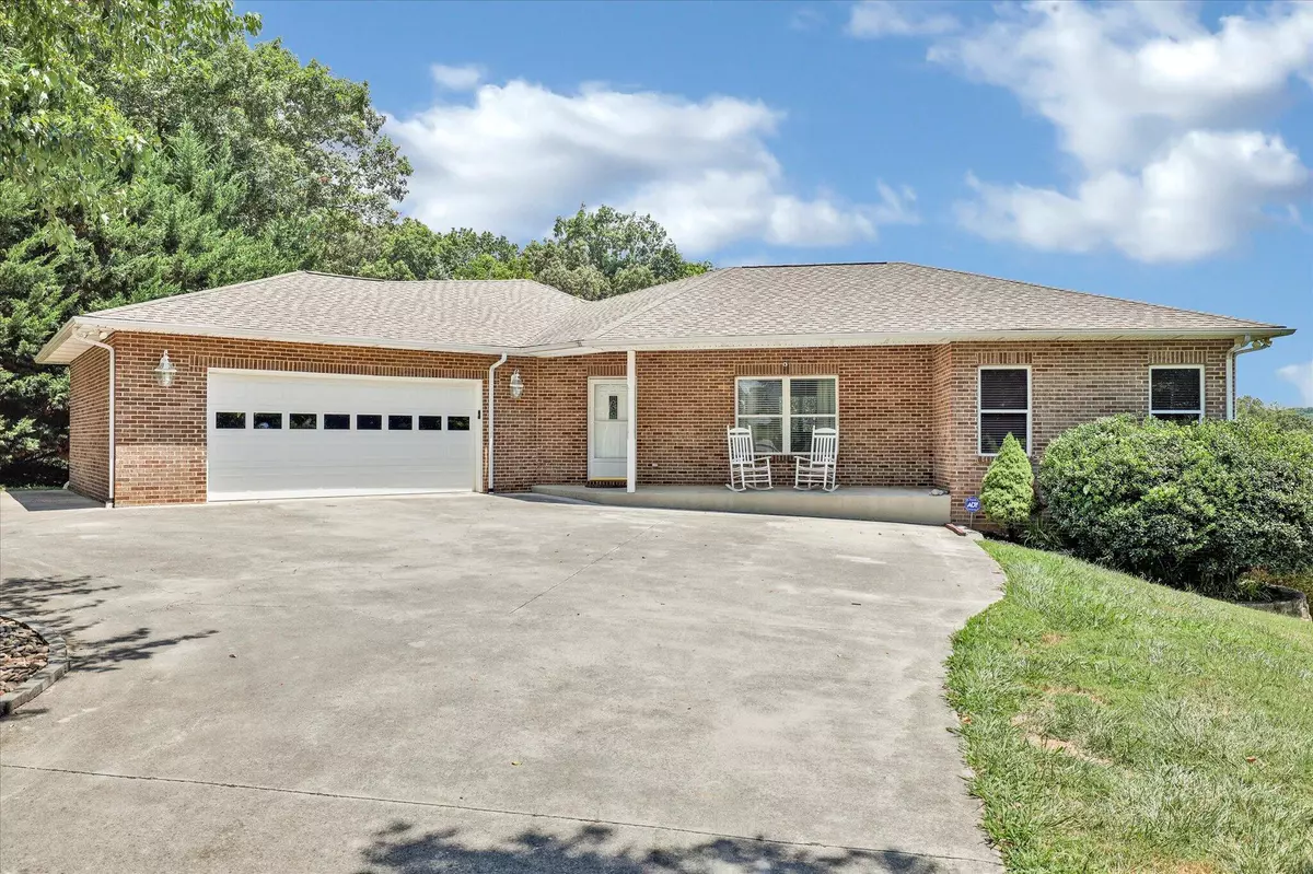 Dandridge, TN 37725,833 Chestnut Grove CIR