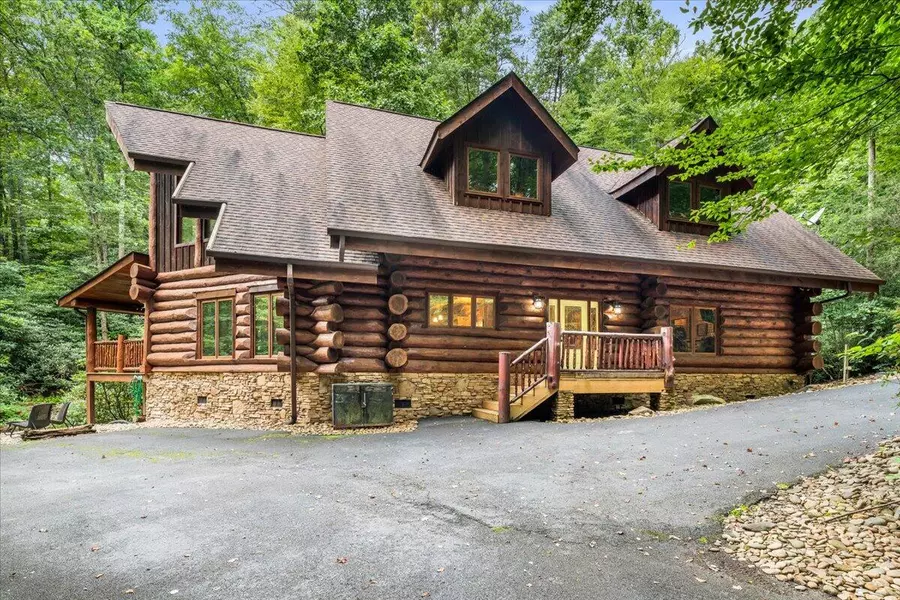 624 Pinnacle Vista Rd, Gatlinburg, TN 37738