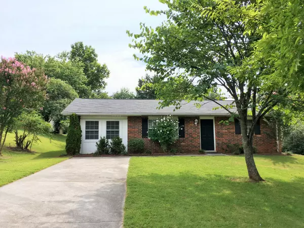 820 Red Saile Rd, Knoxville, TN 37909