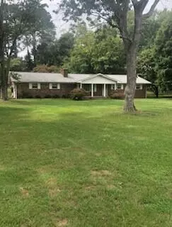 576 Clarke Road, Lenoir City, TN 37771