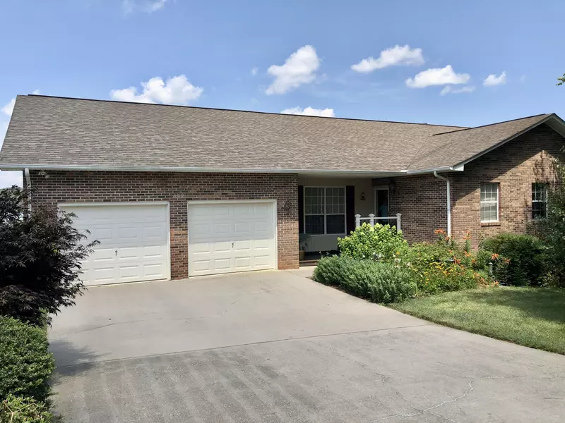 309 Chuniloti CIR, Loudon, TN 37774