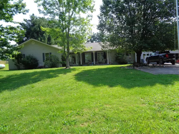 365 HUNLEY RD, Speedwell, TN 37870