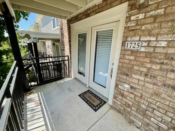 1105 Tree Top WAY #1725, Knoxville, TN 37920