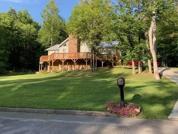 3851 Mistletoe LOOP, Sevierville, TN 37876