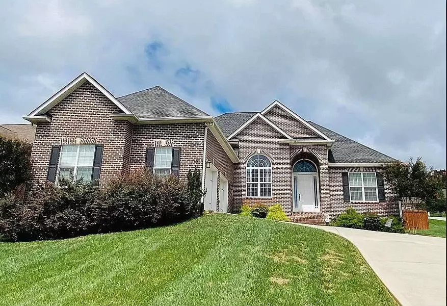 152 Kennesaw LN, Lenoir City, TN 37771