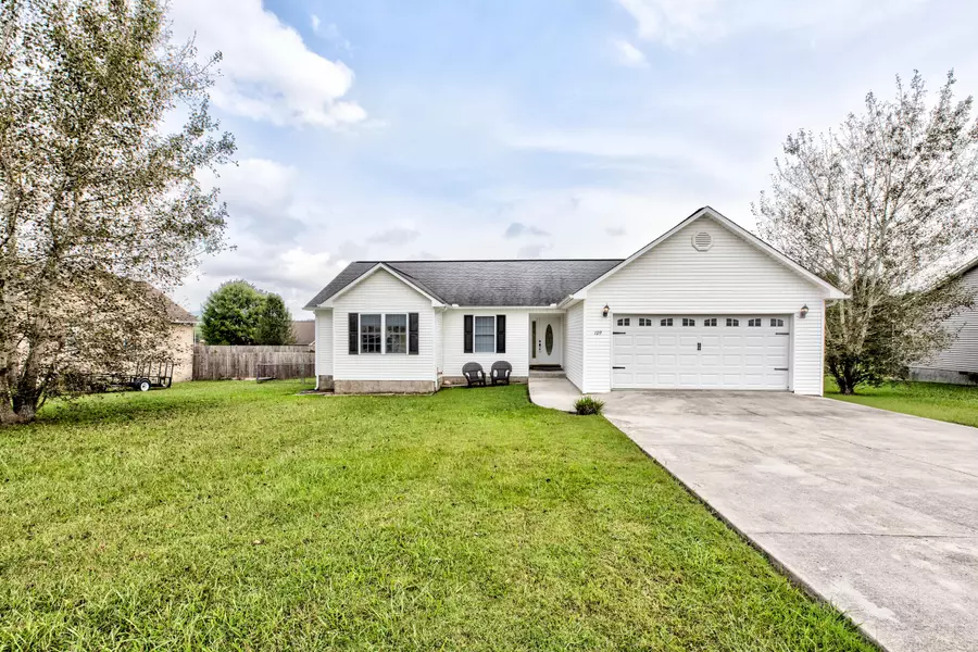 109 Far View CIR, Jacksboro, TN 37757