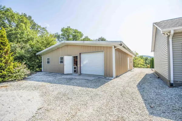 Oakdale, TN 37829,585 Clifty Creek Rd