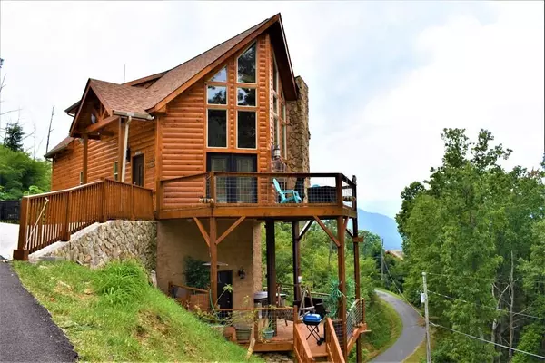 Gatlinburg, TN 37738,1208 pine top LN