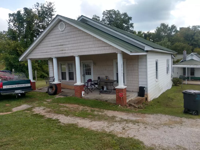 206 State St, Harriman, TN 37748