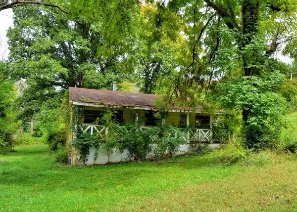 Crab Orchard, TN 37723,272 Turner LN