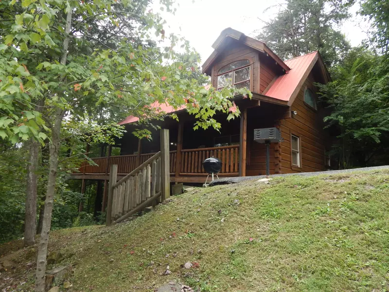 3010 Oak Tree WAY, Pigeon Forge, TN 37863