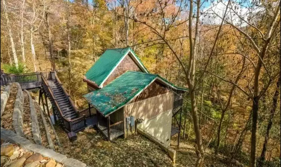 514 Laurel Mountain Rd, Gatlinburg, TN 37738