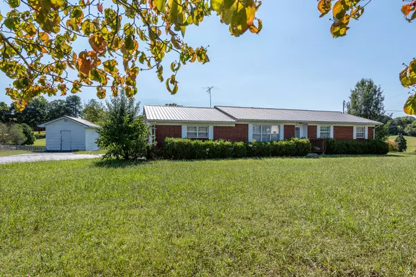 2738 Old Niles Ferry Rd, Maryville, TN 37803