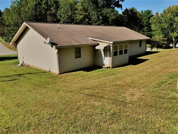 Tazewell, TN 37879,259 Jay DR