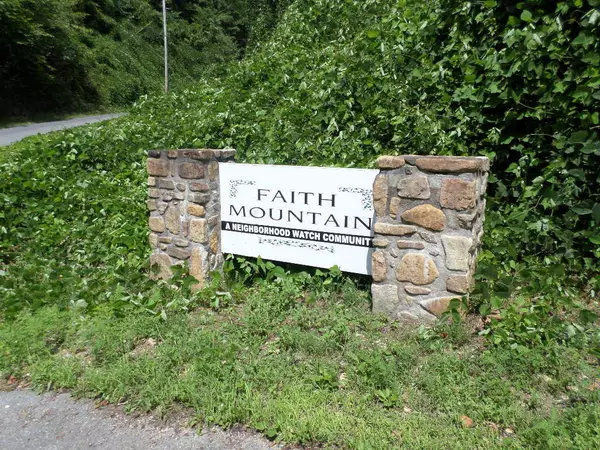 Hartford, TN 37753,+- 5  Acre Faith Mountain Way